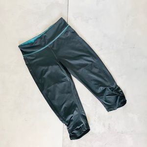 Girl Youth Capri Grey Workout leggings